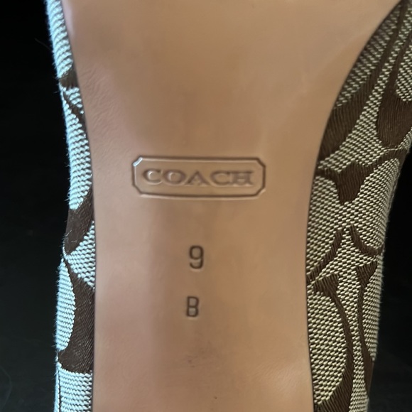 Coach Pumps - Picture 8 of 10